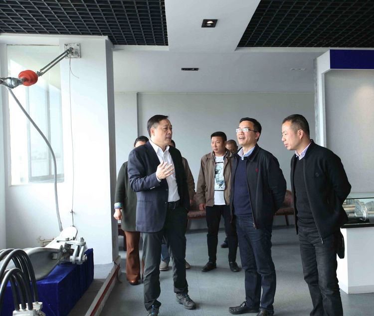 温州市统计局党组副书记、副局长陈孝金贴身向导人生就是博电气集团生长