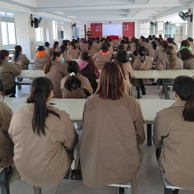 人生就是博电气集团举行“女性魅力课堂”